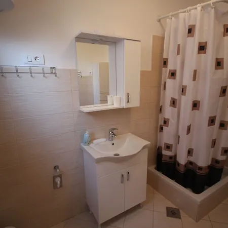 Comfortable Apartmentzadar Borikup To 5 Persons Daire *